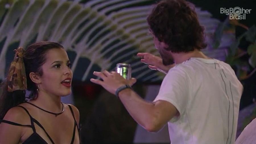 Pedro fala com Emilly sobre feminismo - Reprodução/TV Globo