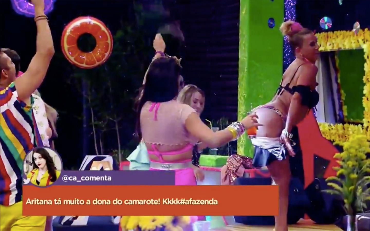 Rita Cadillac faz striptease em festa do "Brega" em "A Fazenda 9" - Reprodução/R7