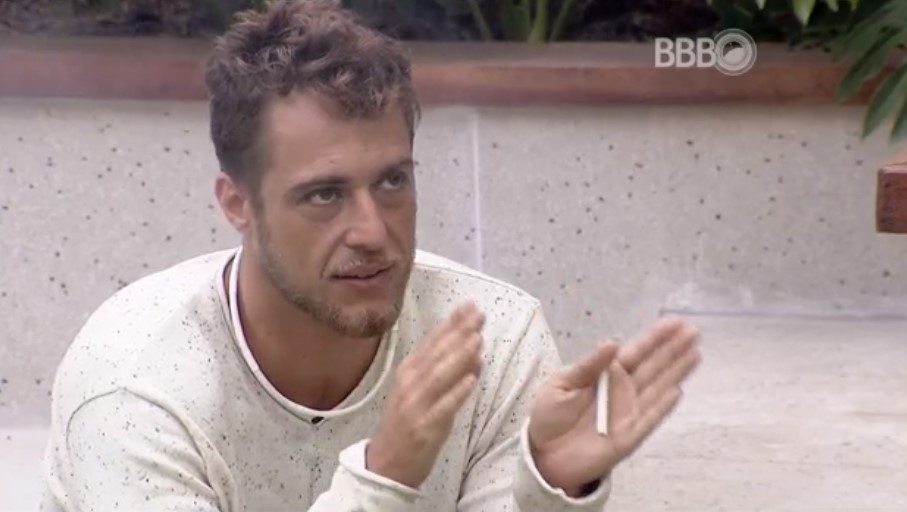 11.fev.2016 - No "BBB16", Daniel fala com Juliana e Renan sobre a volta de Ana Paula - Reprodução/TV Globo
