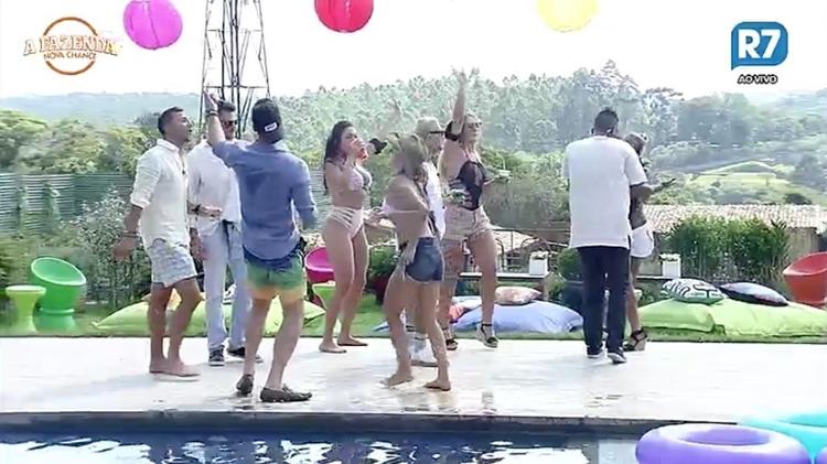 Festa com a banda Sambô - Reprodução/R7 - Reprodução/R7