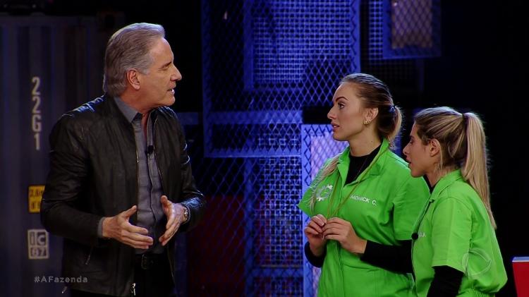 Monick e Ana Paula na prova da chave - Reprodução/Record - Reprodução/Record