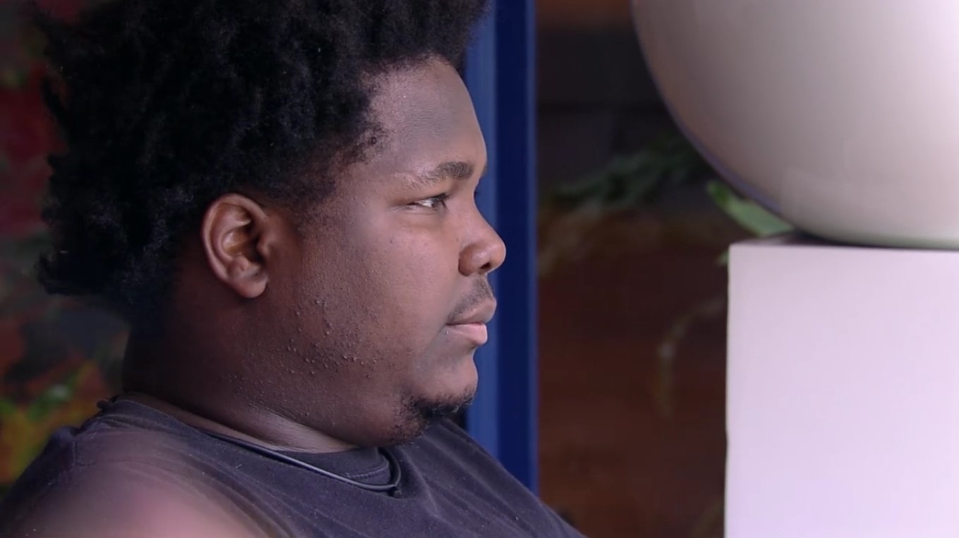 14.mar.2016 - Ronan não quer que Matheus e Renan utilizem o Kit de Beleza comprado por Munik e Maria Claudia - Reprodução/TV Globo