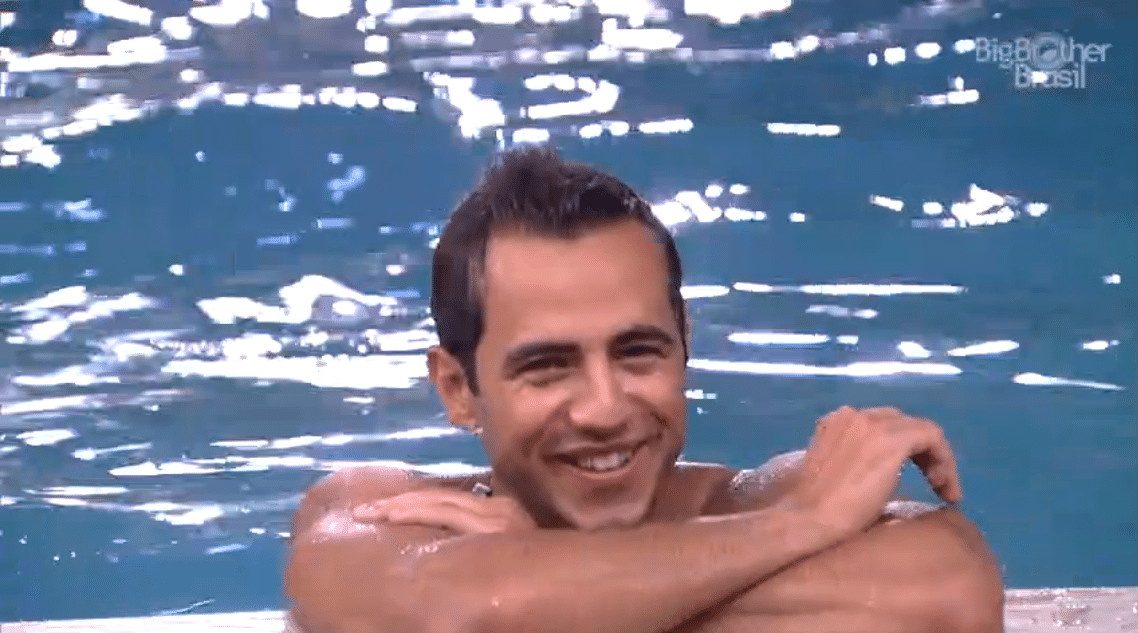 11.mar.2016 - Matheus comenta quem ele pegaria na balada, das sisters que estão e que já passaram pela casa do "BBB16" - Reprodução/TV Globo