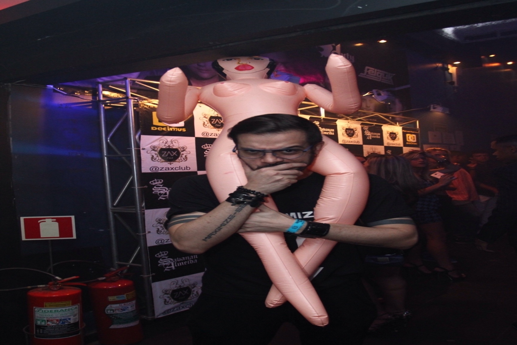 6.abr.2016 - Max curte festa no Rio que celebra o final do "BBB16" - AgNews