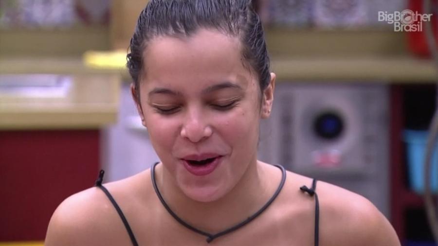 Emilly imagina grupo no Whatsapp chamado "BBB17" - Reprodução/TV Globo