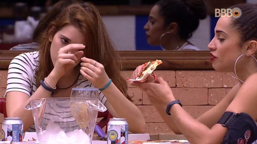 Ayrton e Paula comem pizza após jogo da discórdia - Reprodução/Globoplay