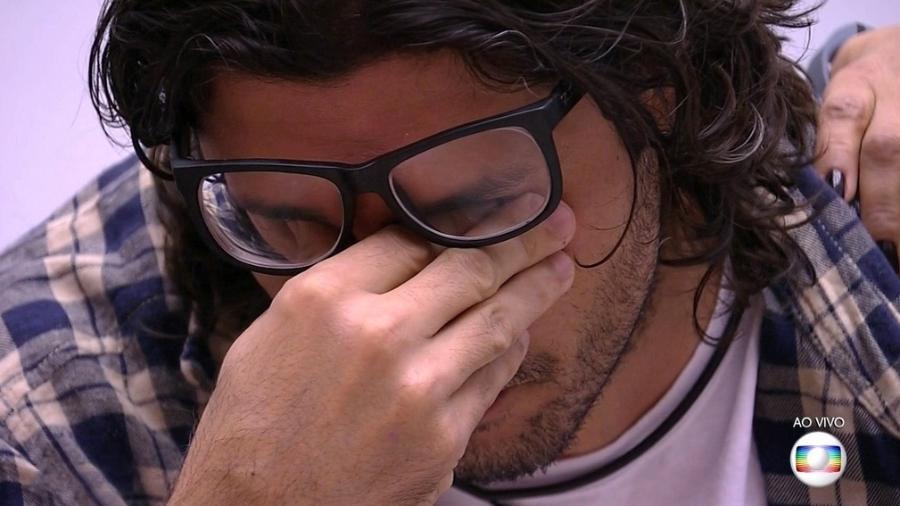 Ilamr se emociona e ameaça deixar o "BBB17" - Reprodução/Tv Globo