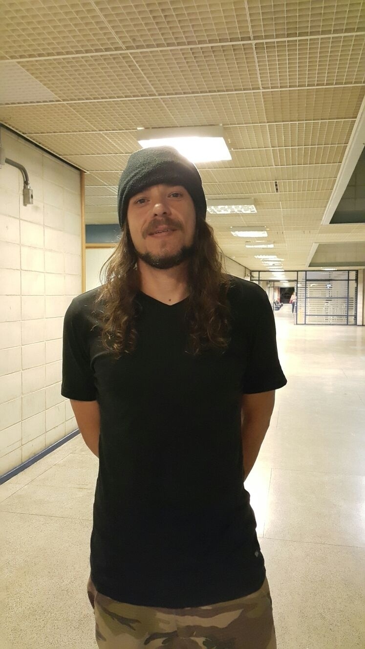 1.mar.2016 - Tamiel conversa com jornalistas após ser eliminado do "BBB16" - Ana Cora Lima /UOL