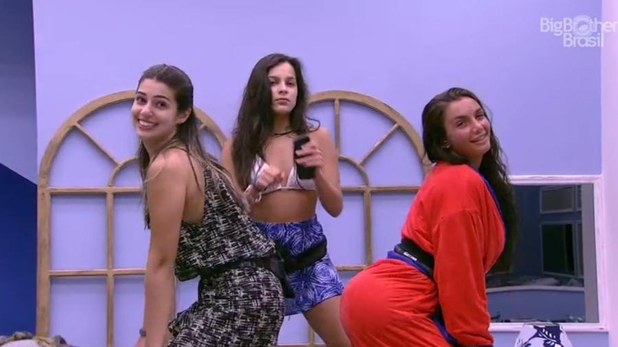 Sisters colocam Elettra para dançar funk em cima da cama - Reprodução/TV Globo