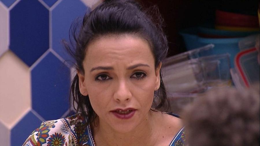 Marinalva se irrita com Emilly durante discussão - Reprodução/Gshow