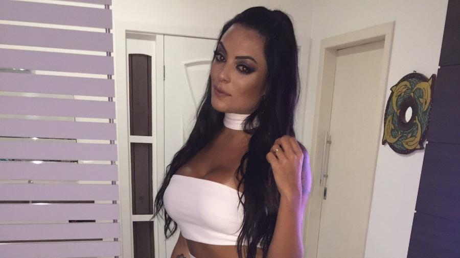 Ex-BBB Monique diz que reviveu o episódio envolvendo ela e modelo Daniel durante o reality show, em 2012 - Reprodução/ Twitter