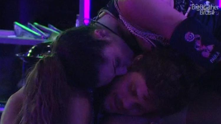 Breno e Paula - Reprodução/ Globoplay - Reprodução/ Globoplay