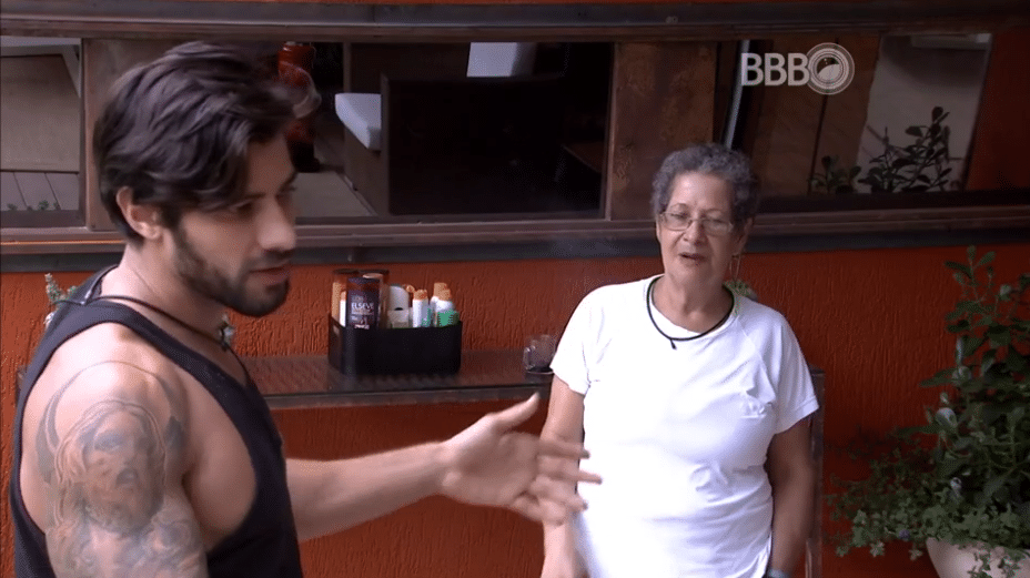29.fev.2016 - No "BBB16", Geralda critica Ana Paula - Reprodução/TV Globo