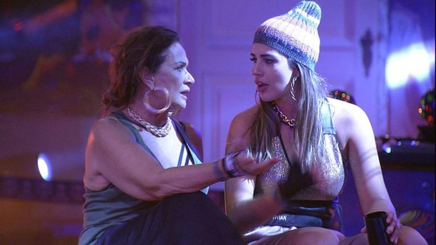 Ieda conversa com Vivian durante Festa do Gueto - Reprodução/TVGlobo