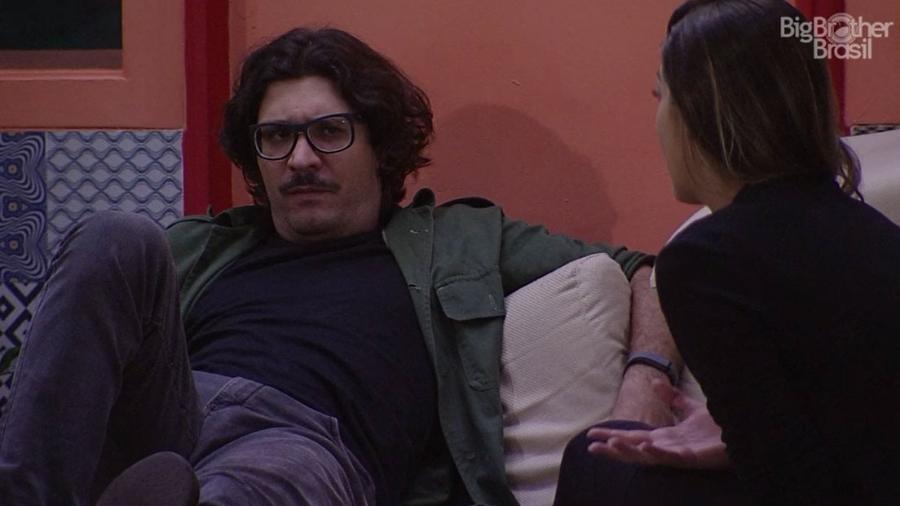 Vivian conversa com Ilmar no "BBB17" - Reprodução/TV Globo