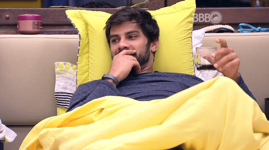 4.mar.2016 - Renan conta que flagrou Munik tomando leite escondido - Reprodução/TV Globo