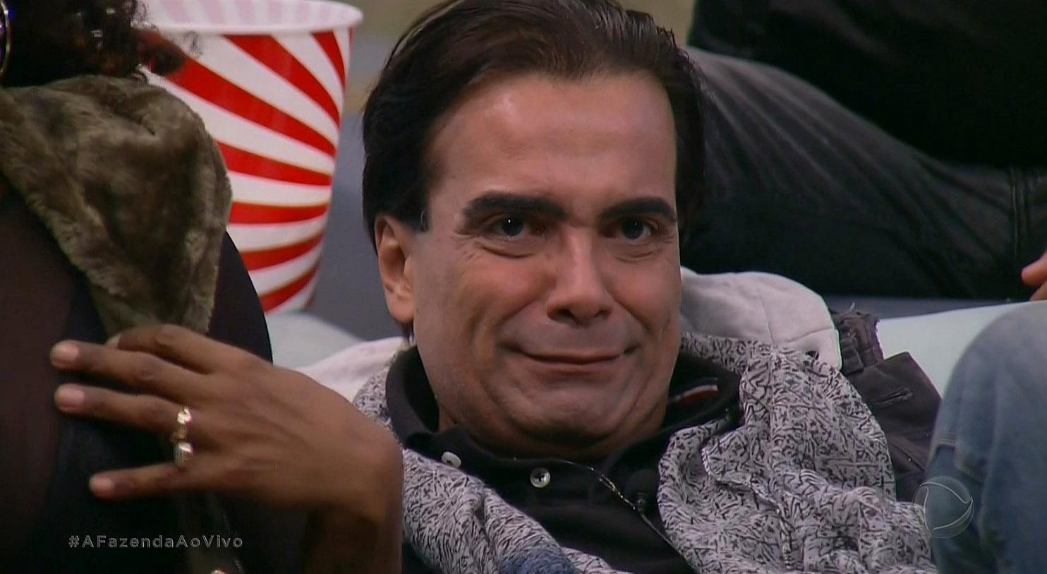 Fábio Arruda faz carente durante conversa em "A Fazenda 9" - Reprodução/Record