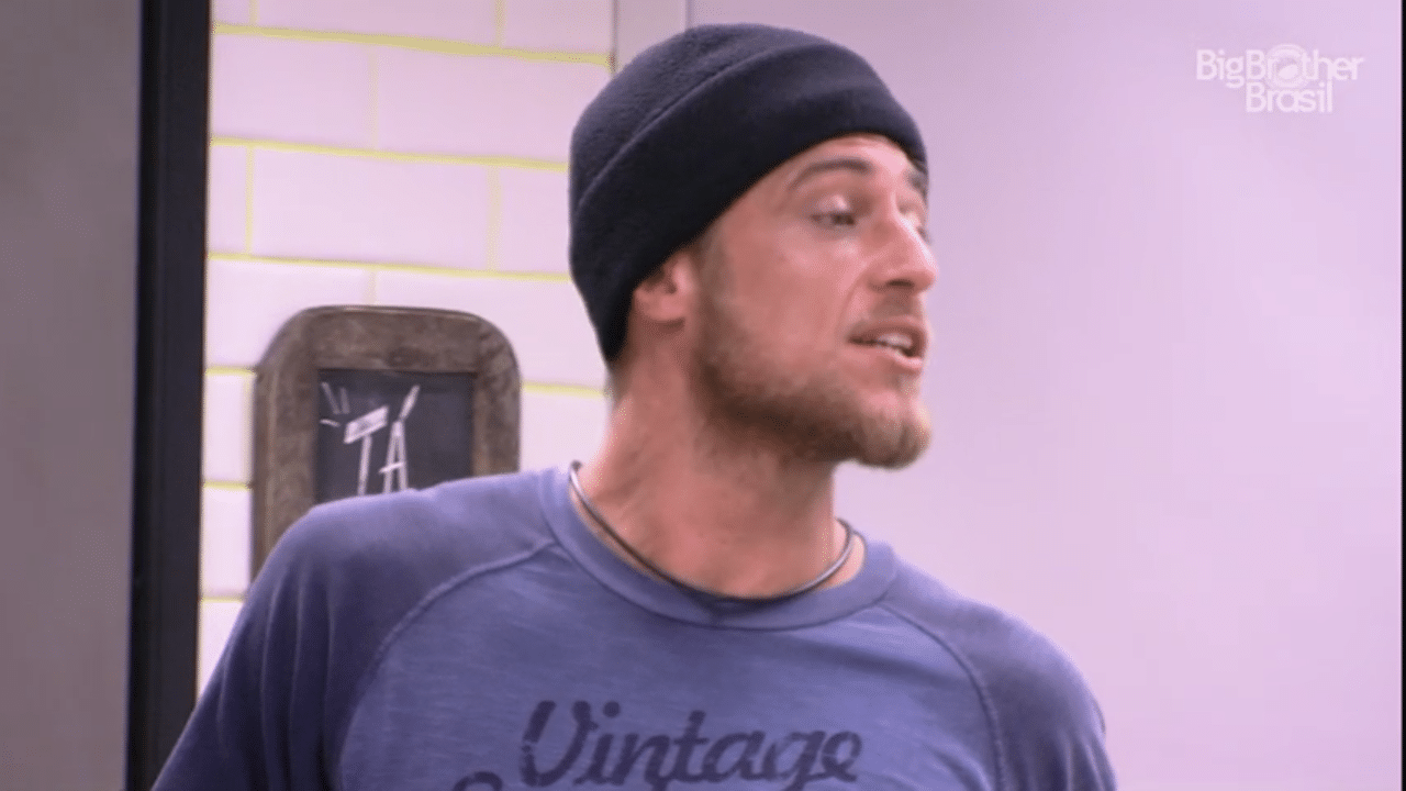 3.fev.2016 - "Você é sujo! Lá fora eu resolveria de outro jeito", disse Daniel para Ronan em briga no "BBB16" - Reprodução/TV Globo