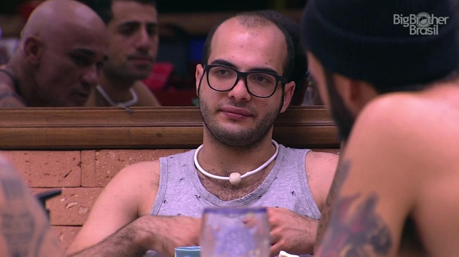 Mahmoud reclama de pedido feito pela produção do programa - Reprodução/GloboPlay