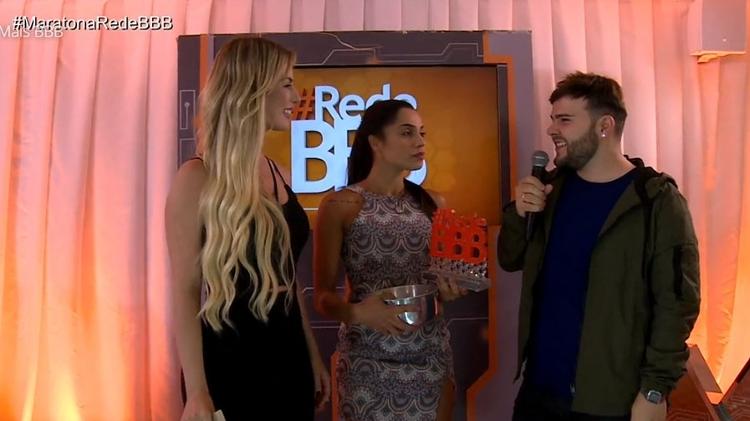 Paula recebe prêmio - Reprodução/GloboPlay - Reprodução/GloboPlay