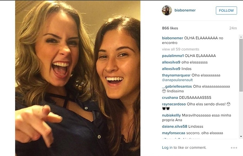 10.mar.2015 - Ana Paula é tietada por Beatriz, filha de Fátima Bernardes e William Bonner, nos bastidores do "Encontro". "OLHA ELAAAAAAA no encontro", escreveu Beatriz - Reprodução/Instagram/biabonemer
