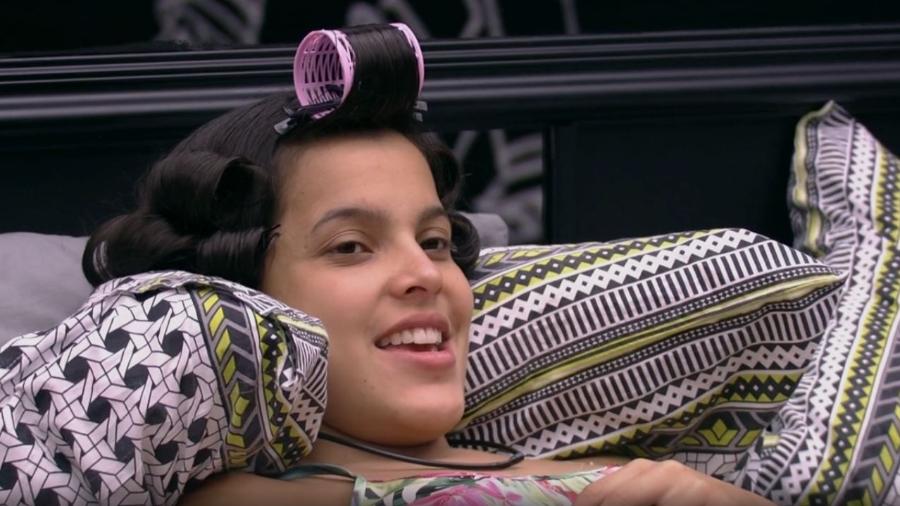 Emilly brinca com idade de marido de Elis - Reprodução/TV Globo