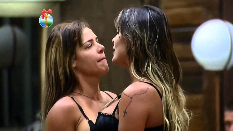 Andressa Urach e Denise Rocha brigam em "A Fazenda 6" - Reprodução