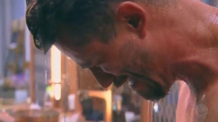 Marcos chora - Reprodução/R7 - Reprodução/R7