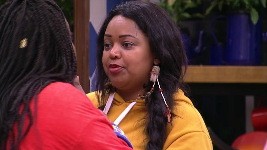 Roberta e Elis conversam sobre votos na cozinha - Reprodução/Gshow