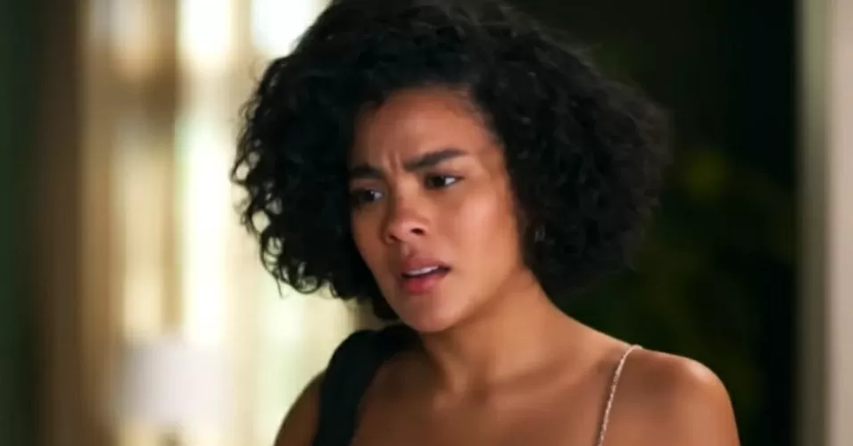 Bella Campos como Maria de Fátima em Vale Tudo