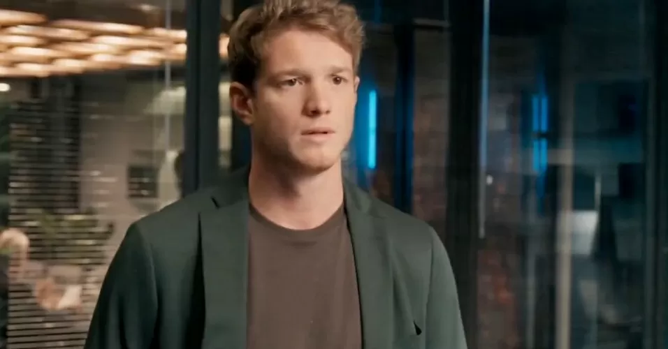 Pedro Novaes como Leonardo em Três Graças