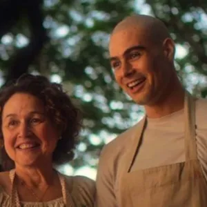 Kelzy Ecard e Rafael Vitti no filme Caramelo, da Netflix