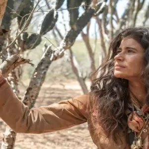 Isadora Cruz como a Rosa de Guerreiros do Sol