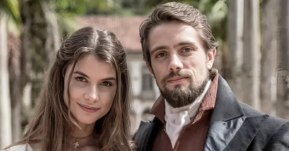Alinne Moraes e Rafael Cardoso em Além do Tempo