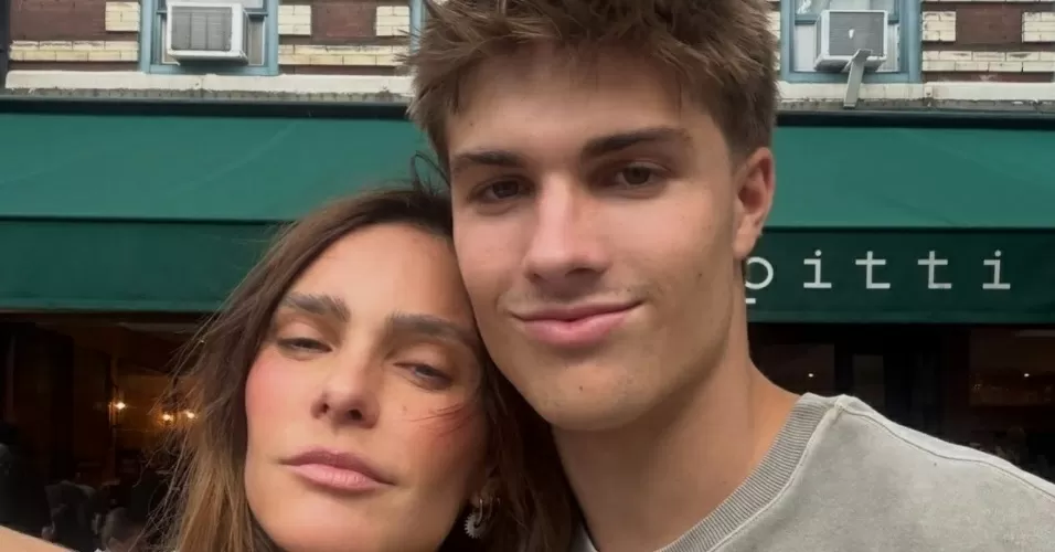 Fernanda Lima e filho em foto