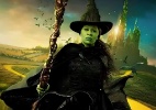 Cena do filme Wicked com Elphaba, a Bruxa Má