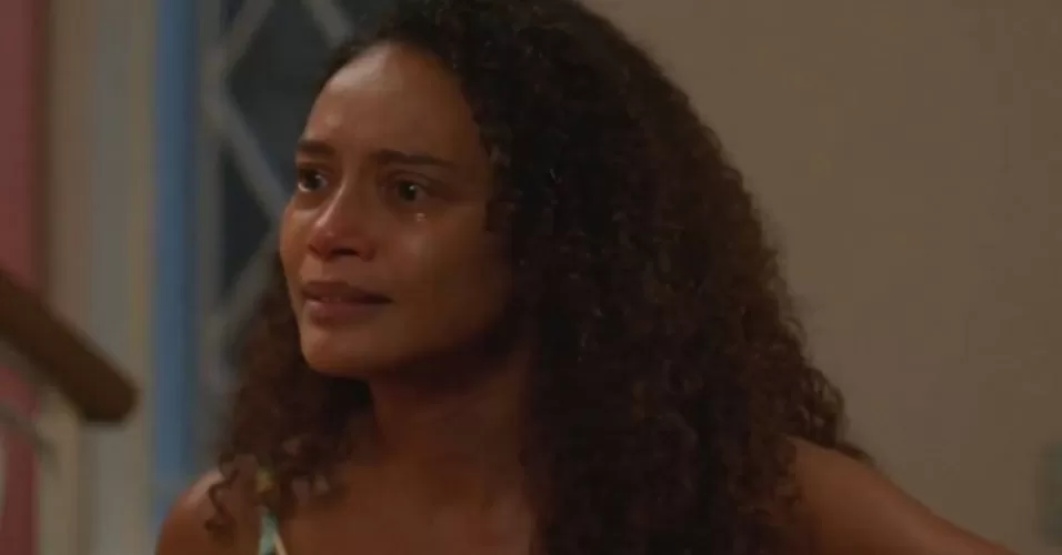 Raquel chorando em cena de Vale Tudo 