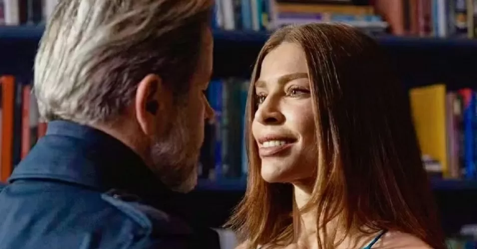 Murilo Benício como Ferette e Arminda como Grazi Massafera