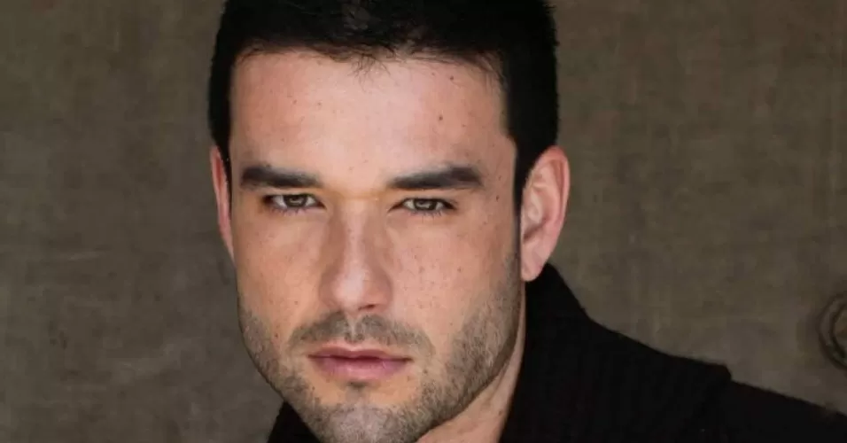 Sergio Marone posando para foto