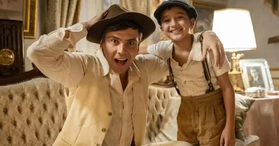 Candinho, de Êta Mundo Melhor!, com o filho, em foto