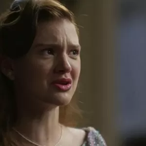 Débora Ozório como Celeste na novela Garota do Momento