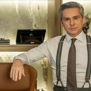 Alexandre Nero em foto posada nos bastidores de Vale Tudo