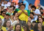 CBF proíbe camisa de times em jogo da seleção e deixa criança só de cueca - CBF em jogo do Brasil