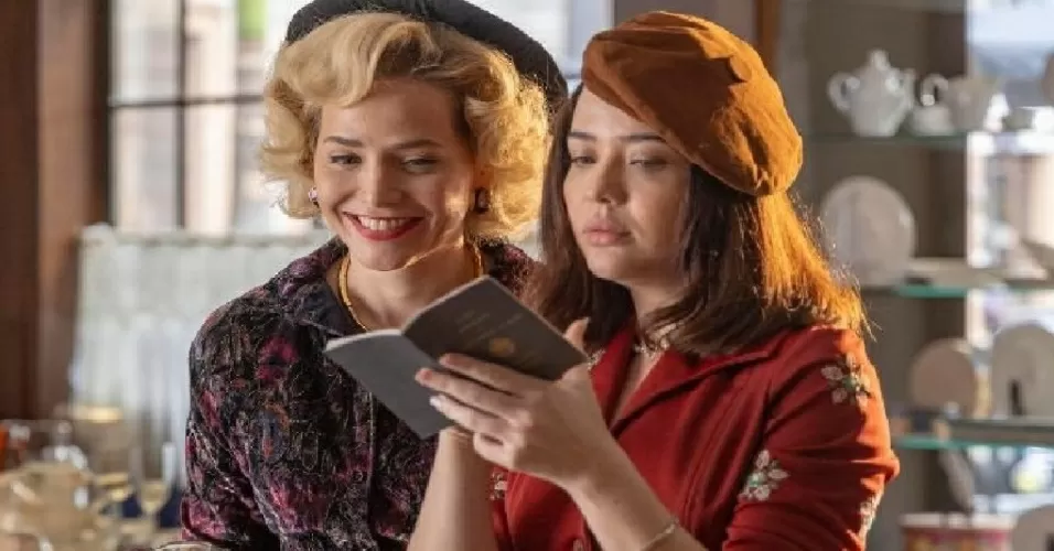 Flora e Zélia em cena de Garota do Momento