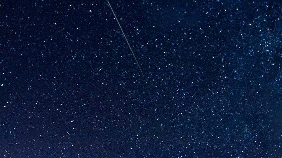 Chuva de meteoros Perseidas registrada pela Nasa em agosto de 2015 - Bill Ingalls / Divulgação