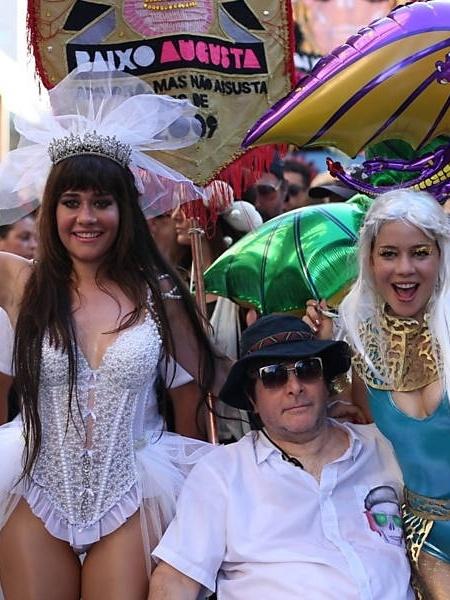 Rainha, porta-bandeira e a musa do Acadêmicos do Baixo Augusta, na Consolação no Carnaval de 2017 - Bruno Poletti/Folhapres