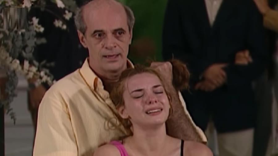 Carlão (Marcos Caruso) e Dóris (Regiane Alves) em Mulheres Apaixonadas