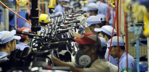 Indústria no Brasil e empregos nos EUA em foco no mercado hoje