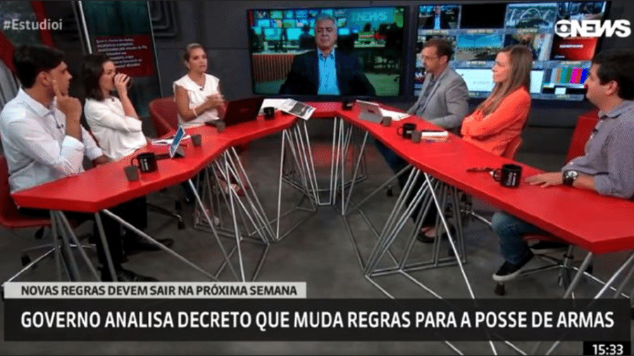Durante debate sobre posse de armas, jornalista cai no "gemidão do WhatsApp" ao vivo na GloboNews - Reprodução