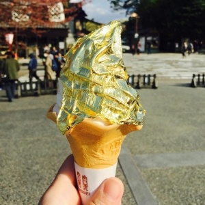 O sorvete com ouro é vendido na sorveteria Hakuichi, no Japão - Divulgação/instagram/sukanya8899